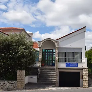 https://apartments-crobeg.primorje-gorskikotar.com